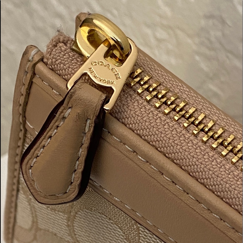 Coach Jacquard Signature Wallet